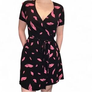 Diane von Furstenberg Black Pink Kiss Lips Wrap Dress Small